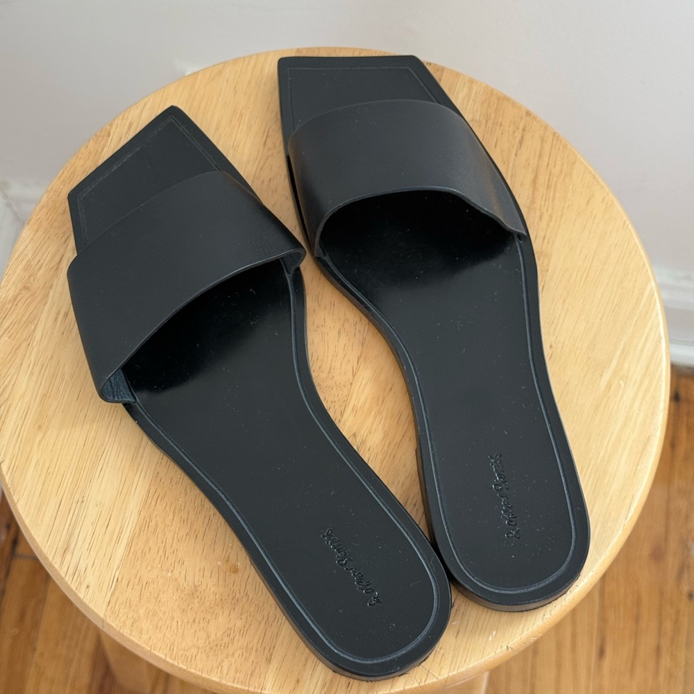 & OTHER STORIES Leather Square Toe Slip On Sandals Size: 39